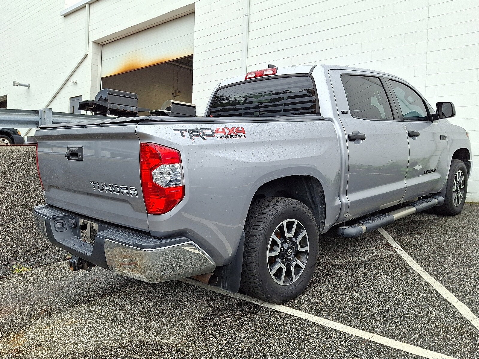 2020 Toyota Tundra SR5 CrewMax photo 2