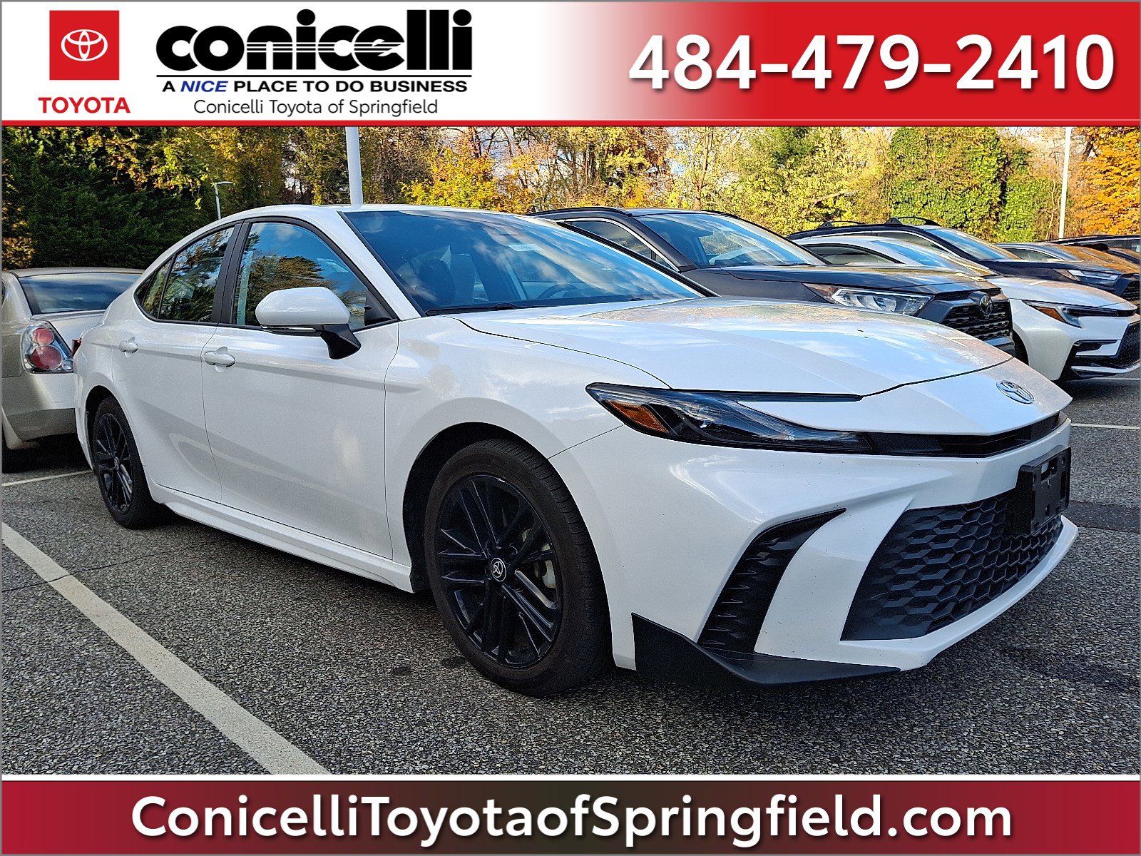 2025 Toyota Camry SE's photo