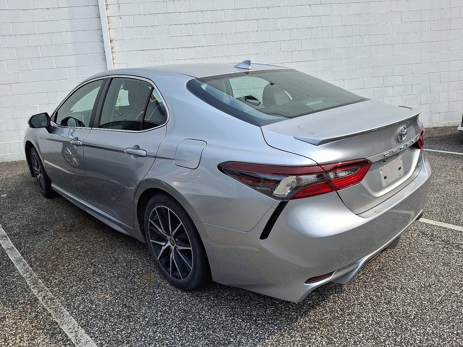 2023 Toyota Camry SE photo 2