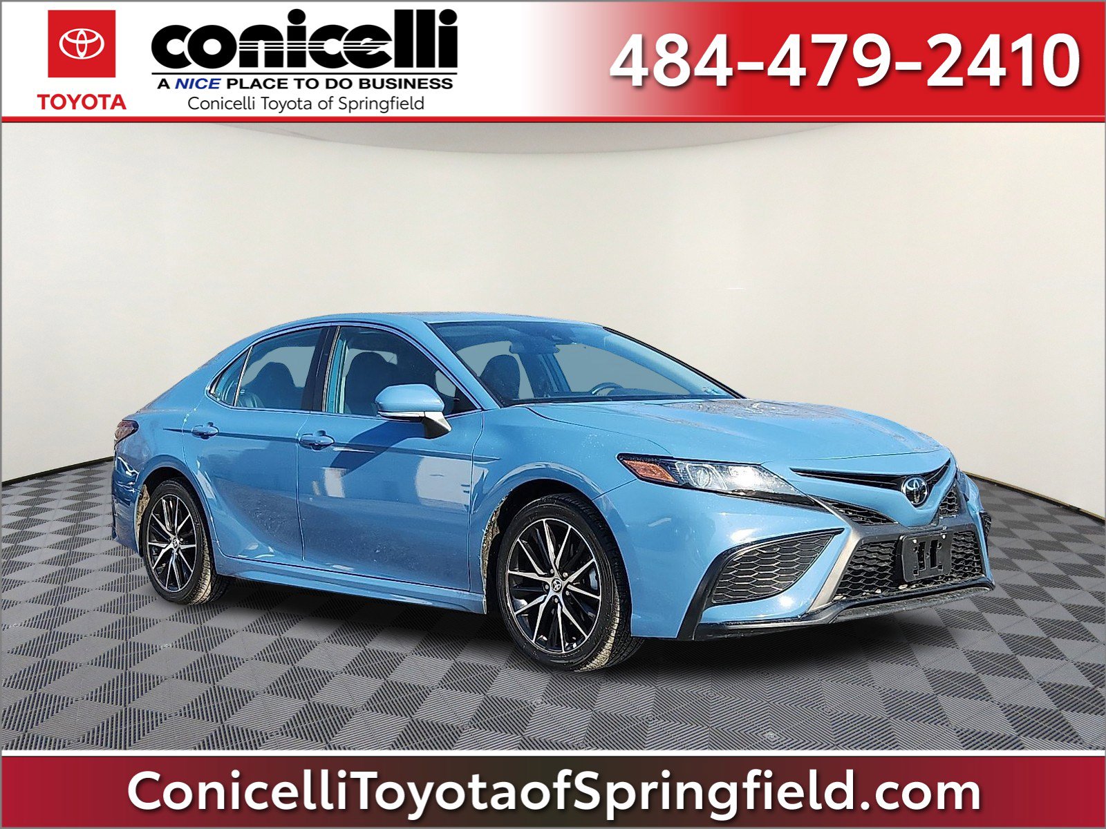 2024 Toyota Camry SE's photo