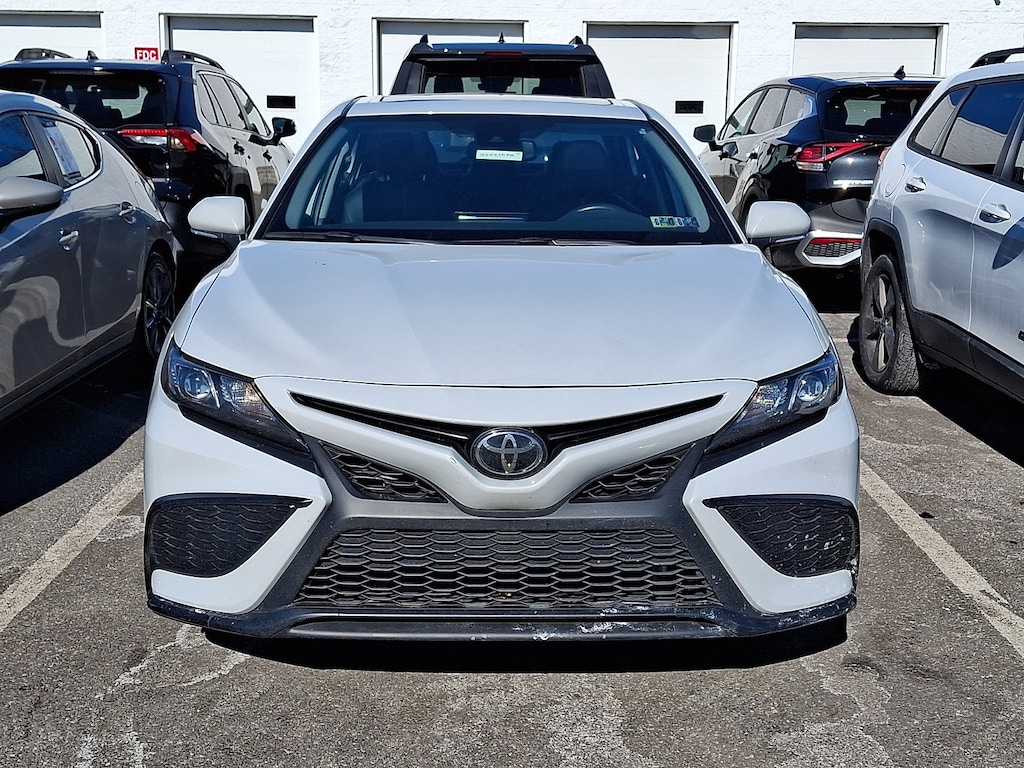 Used 2023 Toyota Camry SE Sedan