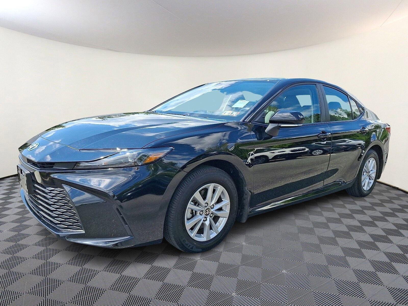 2025 Toyota Camry LE photo 2