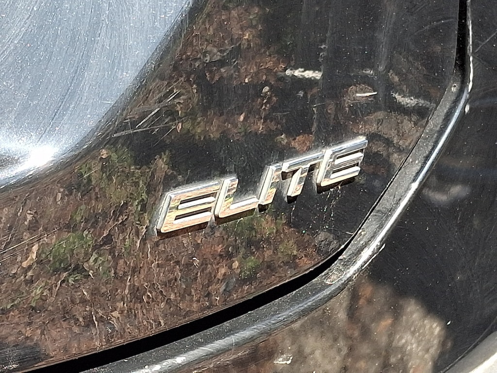 Used 2023 Honda Pilot Elite SUV