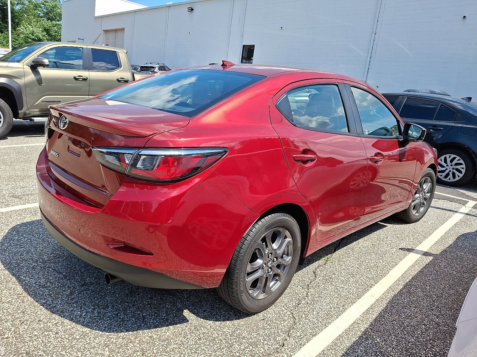 2019 Toyota Yaris L photo 4
