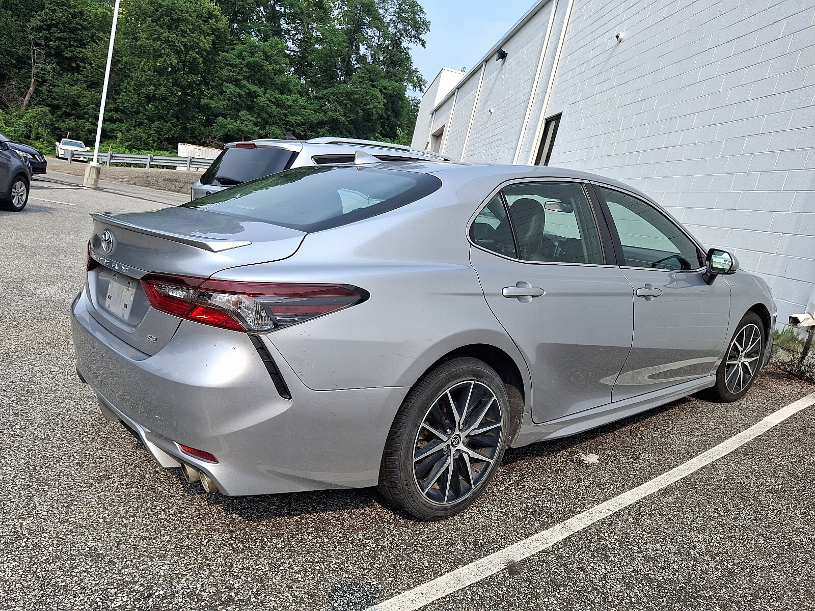 2023 Toyota Camry SE photo 3