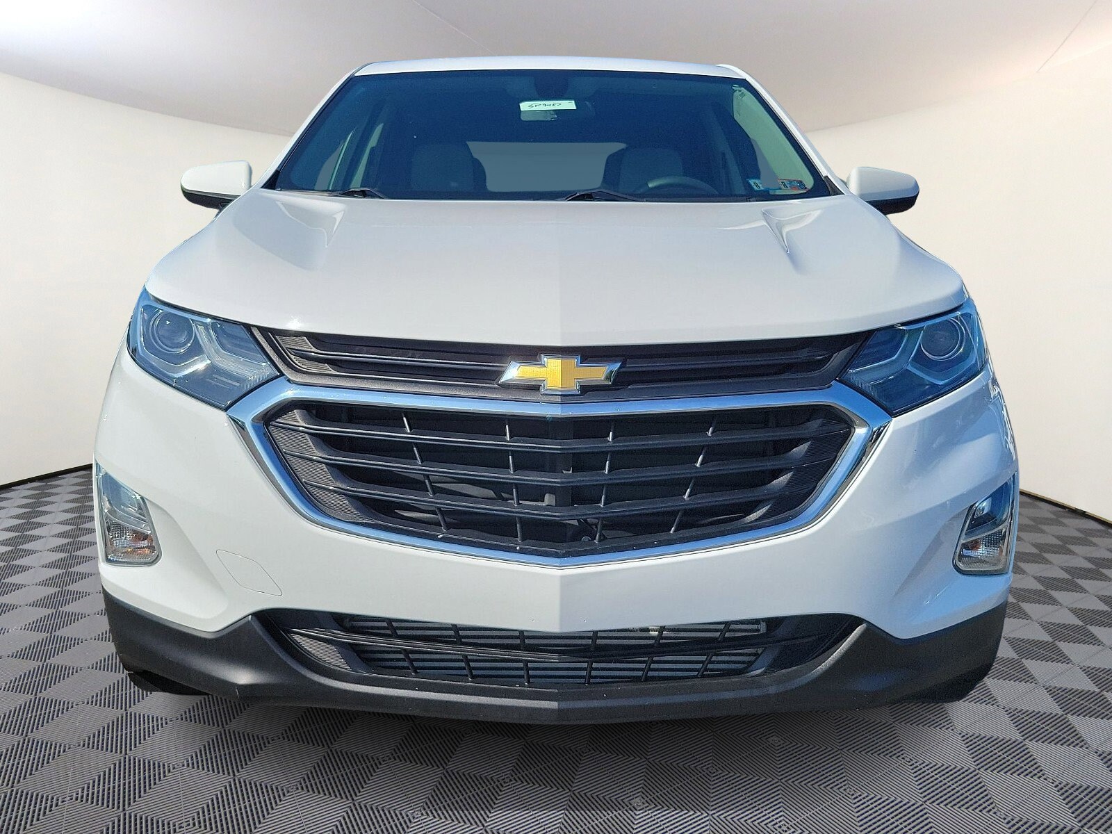 Used 2019 Chevrolet Equinox LT with VIN 2GNAXKEV6K6197905 for sale in Springfield, PA