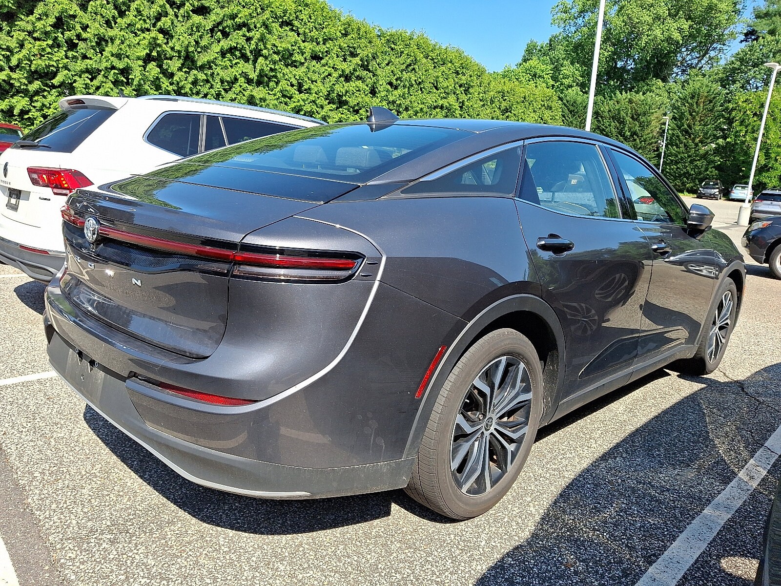 2023 Toyota Crown XLE photo 4