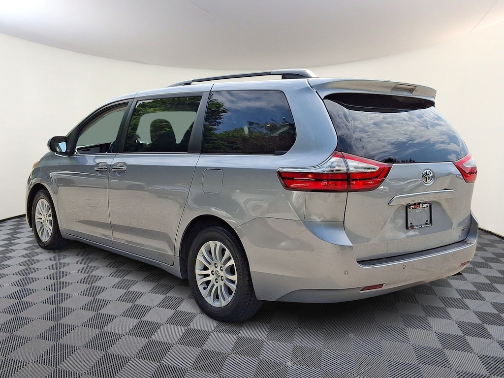 Used 2016 Toyota Sienna XLE Premium 8 Passenger Van