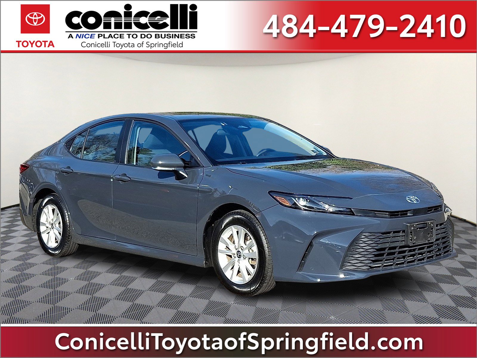 2025 Toyota Camry LE's photo