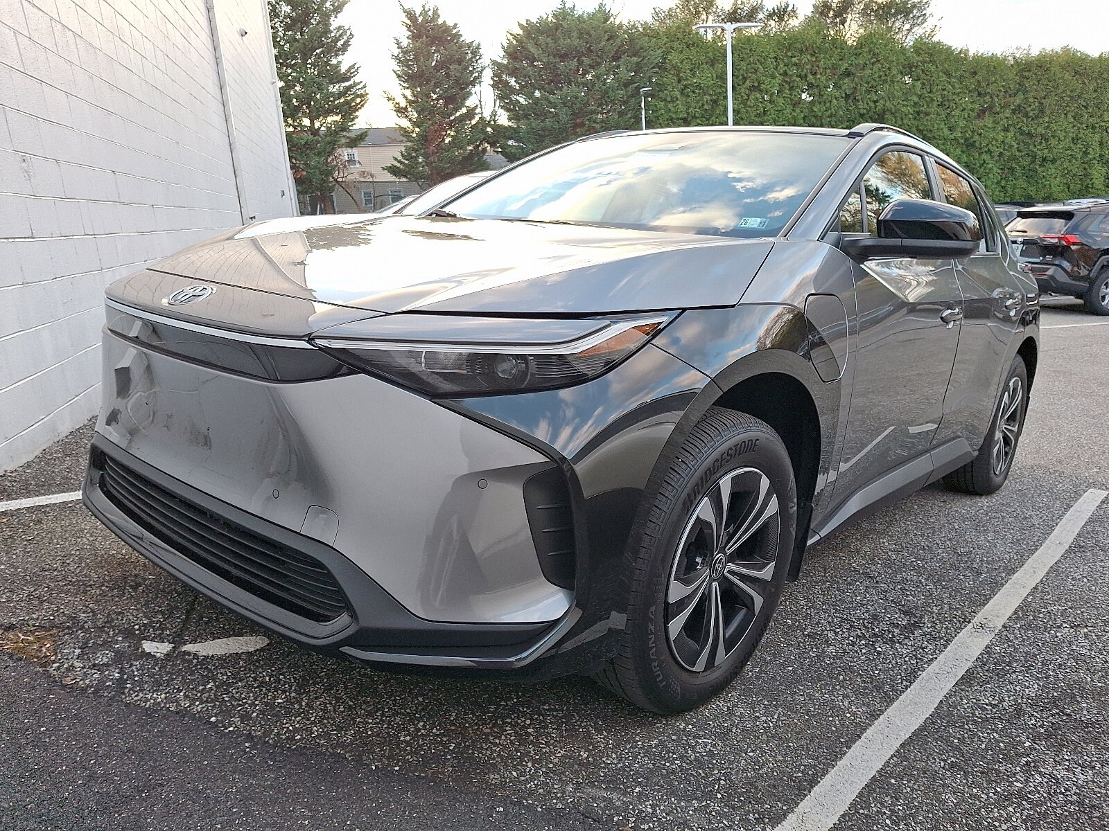 2025 Toyota bZ4X XLE photo 2