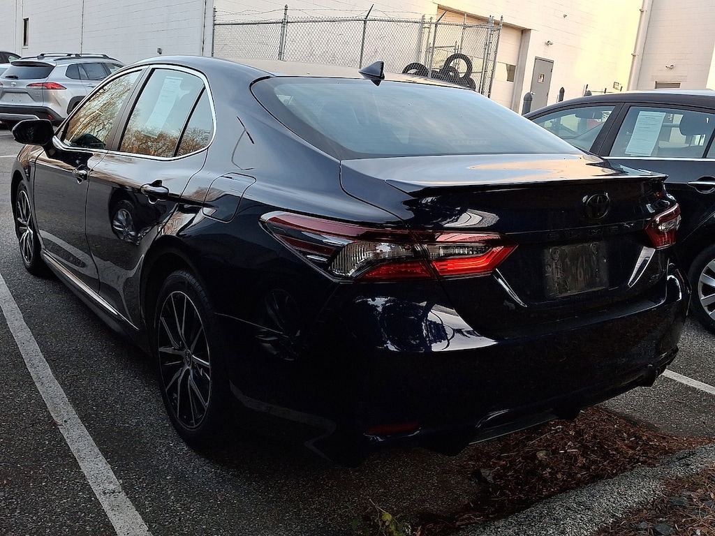 Used 2021 Toyota Camry SE Sedan