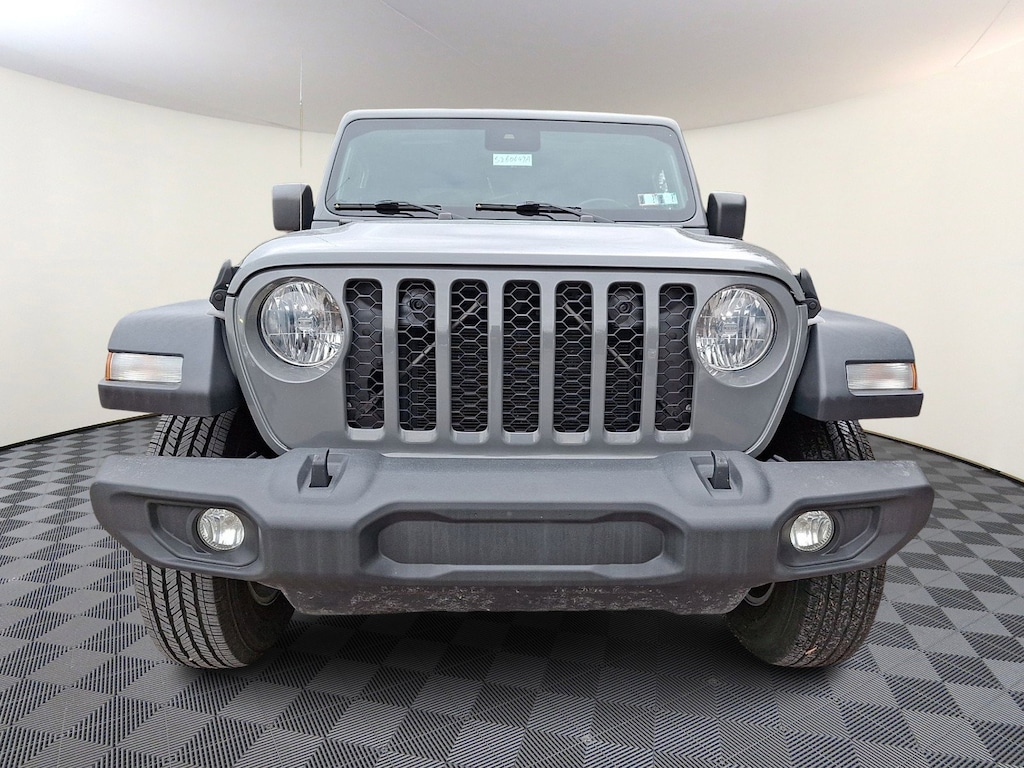 Used 2020 Jeep Gladiator Sport Truck Crew Cab