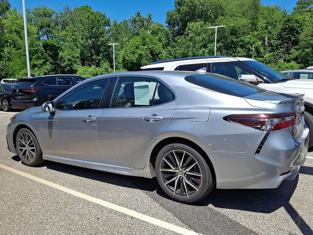 Used 2022 Toyota Camry SE Sedan