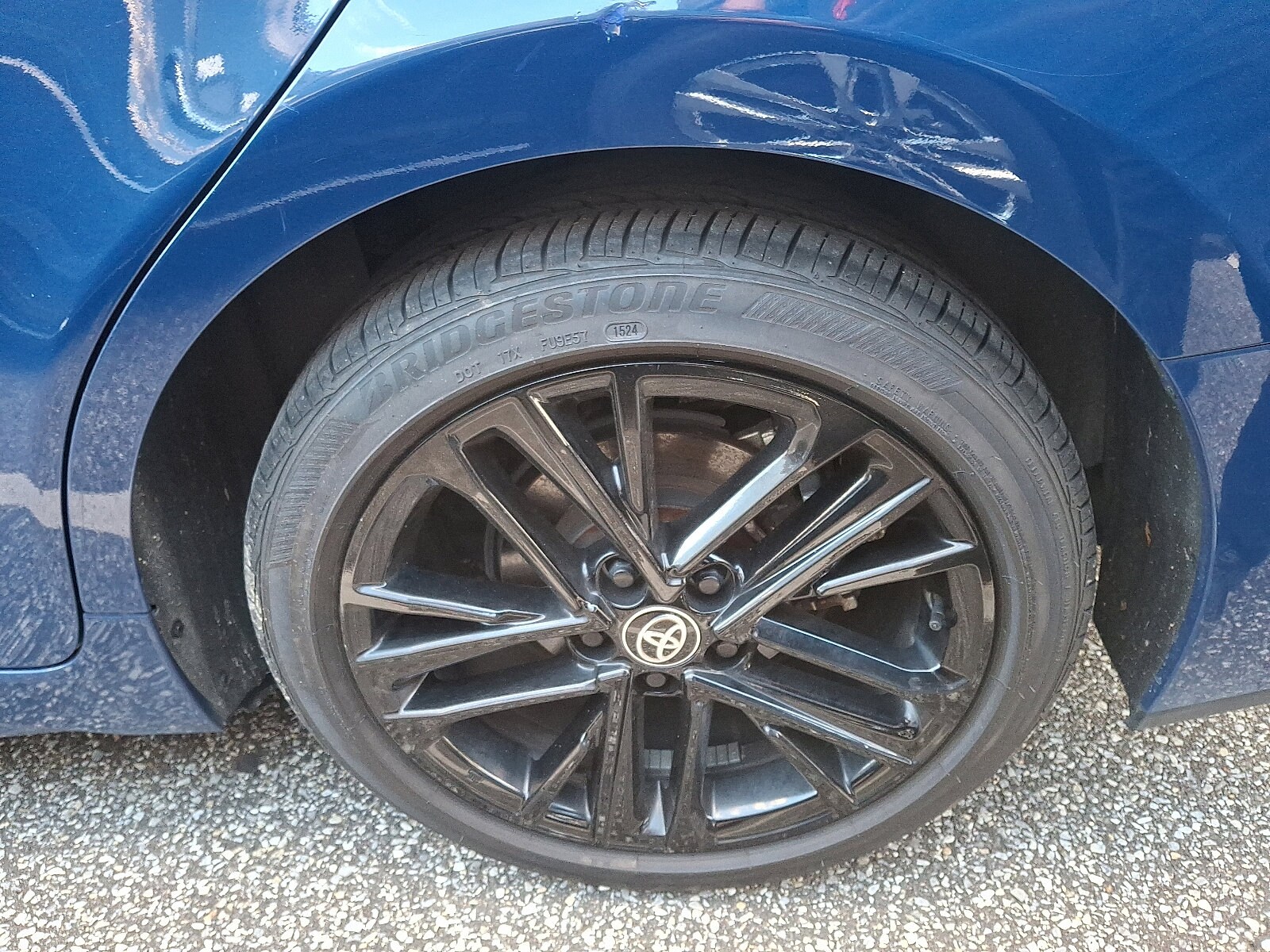 2025 Toyota Camry SE photo 4