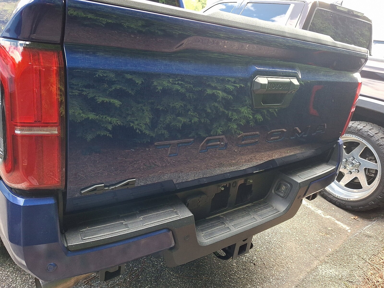 2024 Toyota Tacoma TRD Sport Double Cab photo 2