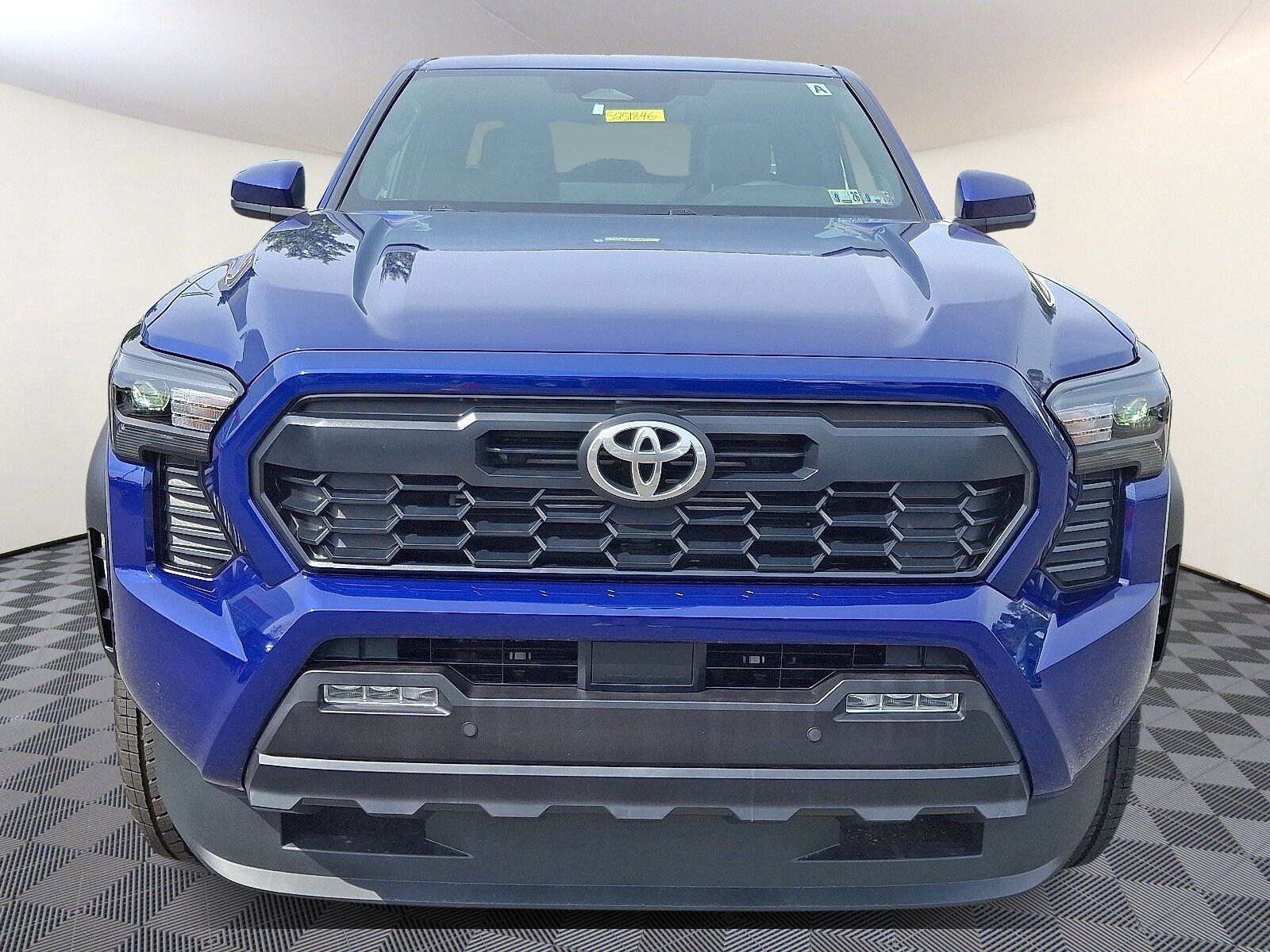2025 Toyota Tacoma TRD Off-Road photo 2