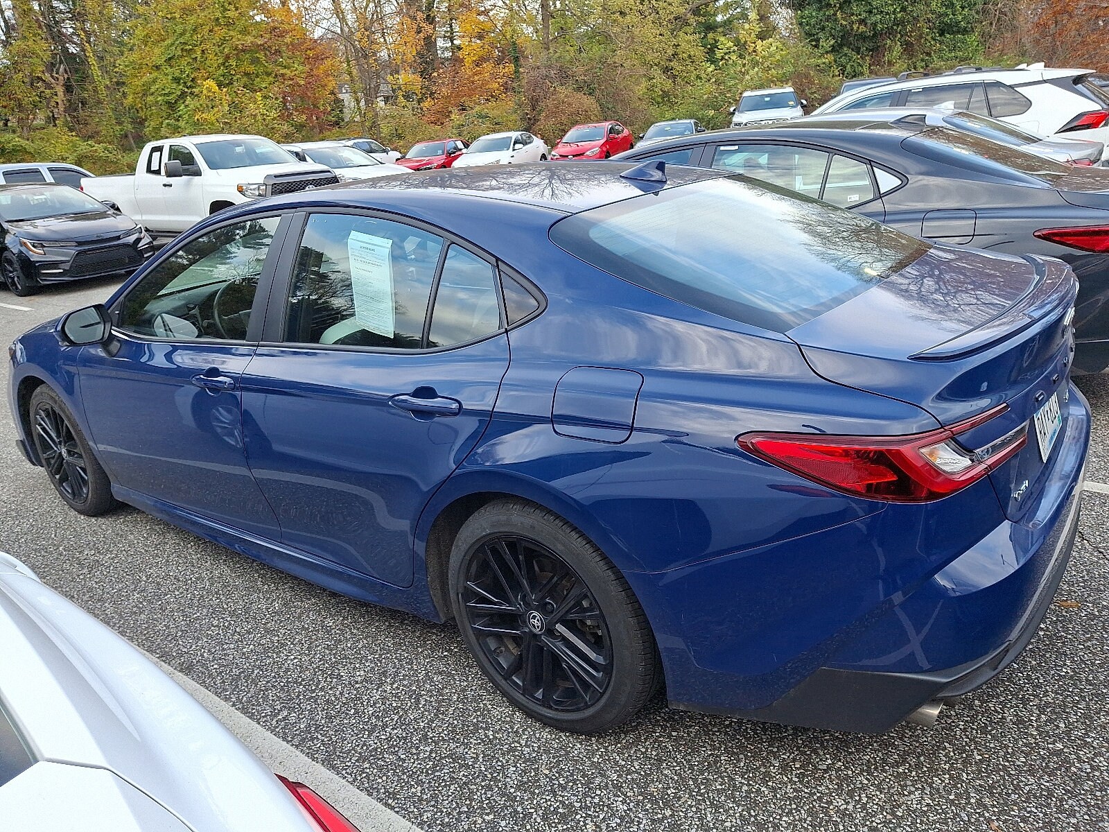 2025 Toyota Camry SE photo 3