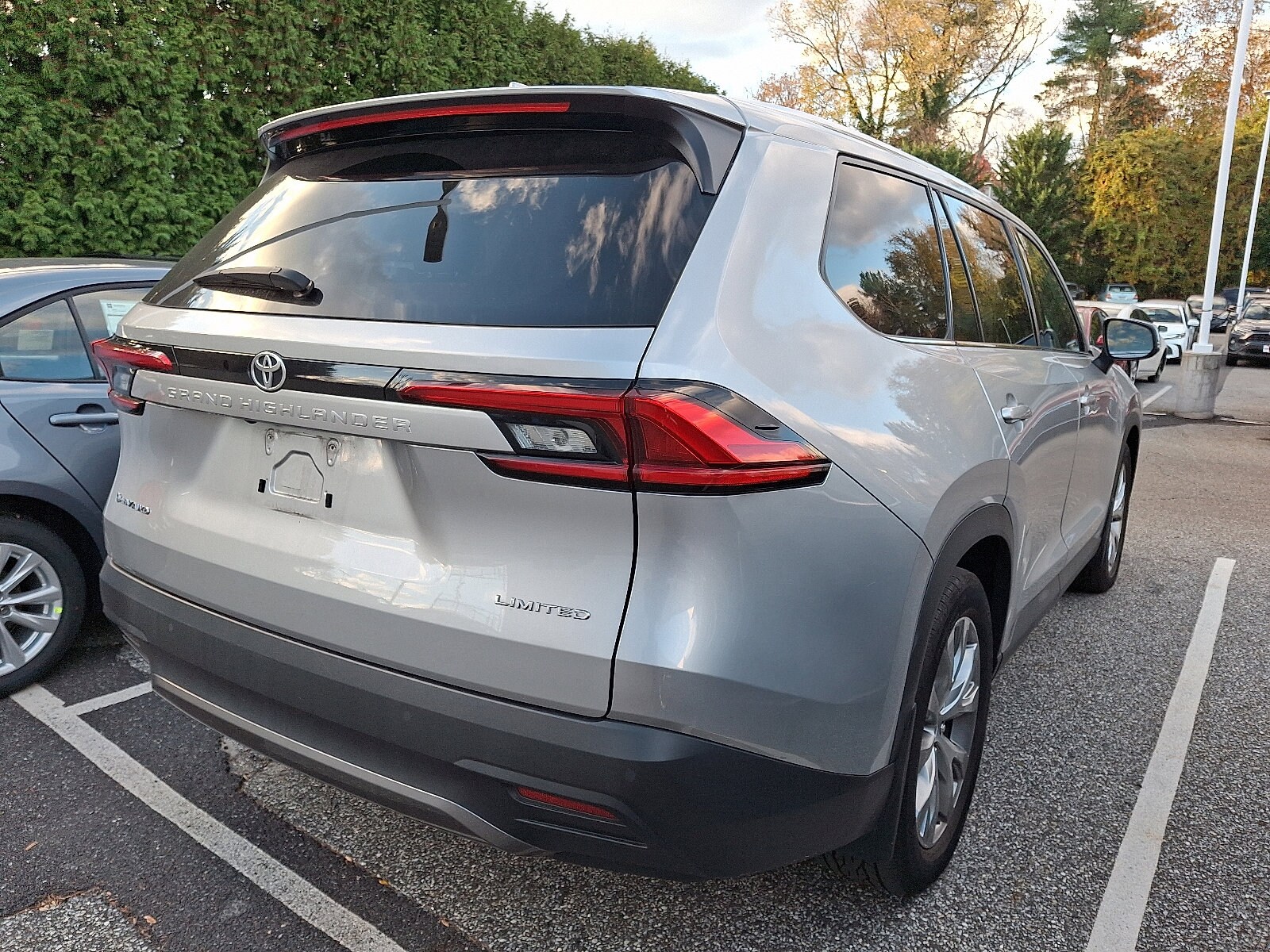 2024 Toyota Grand Highlander Limited photo 4