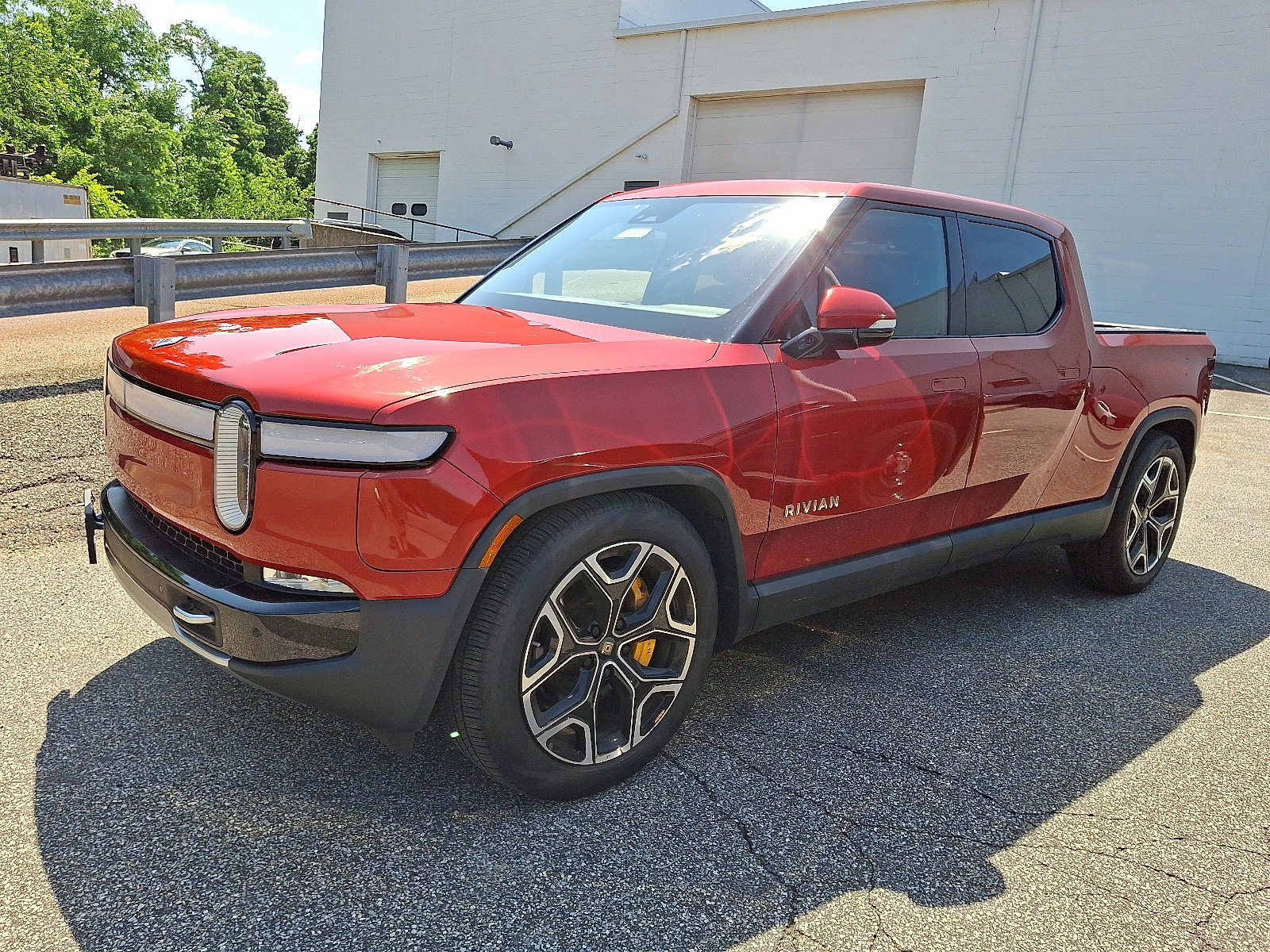 Used 2022 Rivian R1T Adventure with VIN 7FCTGAAA4NN015420 for sale in Springfield, PA