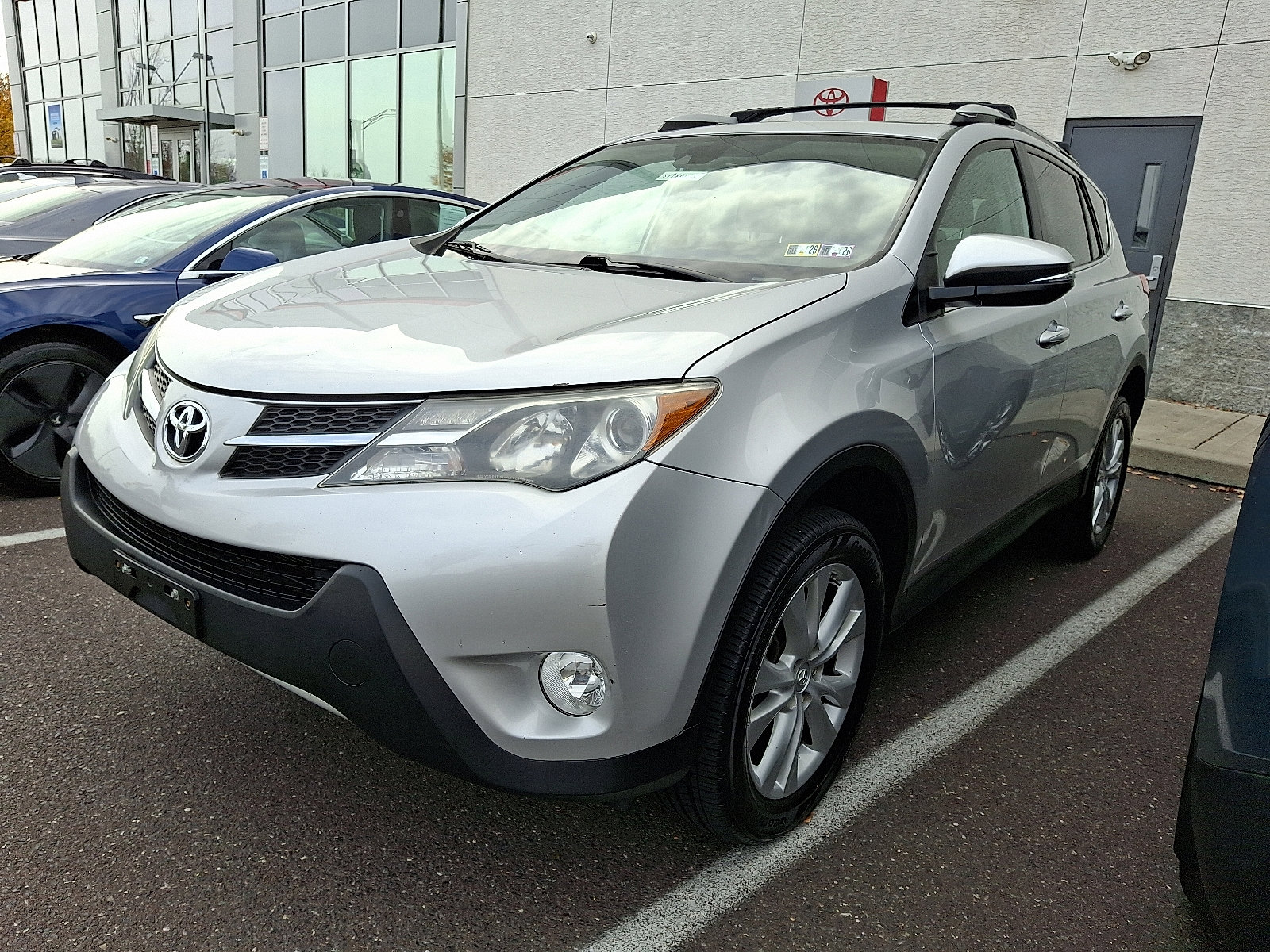 Used 2014 Toyota RAV4 Limited with VIN 2T3DFREV4EW135137 for sale in Springfield, PA