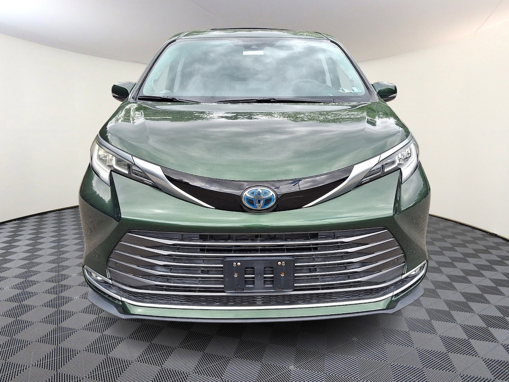 Certified 2021 Toyota Sienna Limited 7 Passenger Van