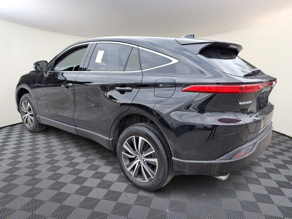 Used 2022 Toyota Venza LE SUV