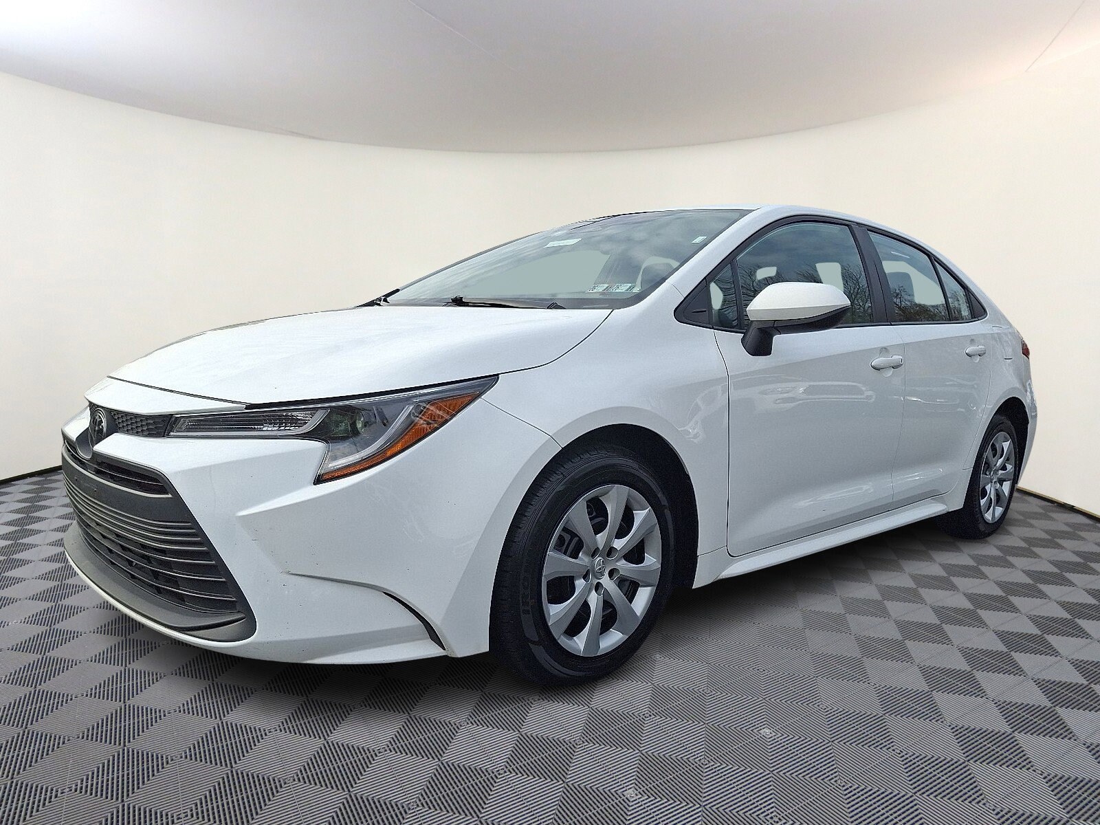 2024 Toyota Corolla LE photo 3