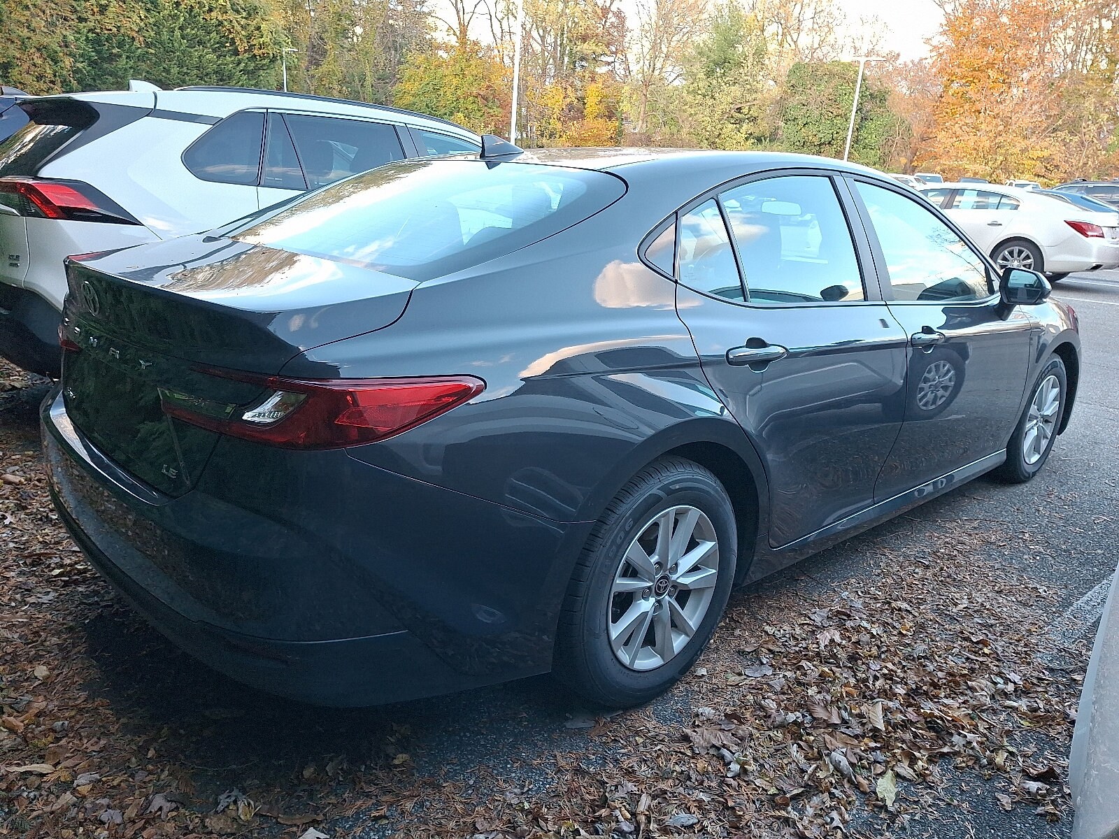 2025 Toyota Camry LE photo 4