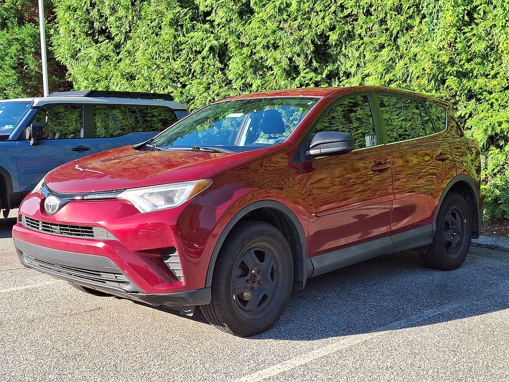 Used 2018 Toyota RAV4 LE SUV