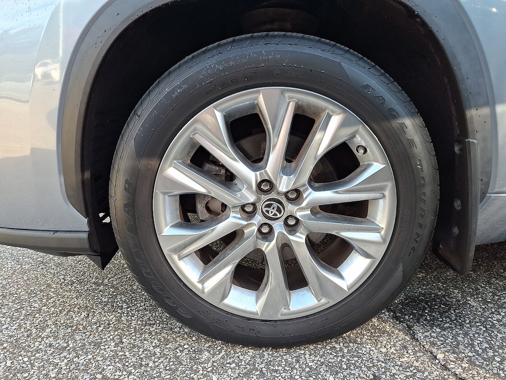 Used 2023 Toyota Highlander Limited SUV