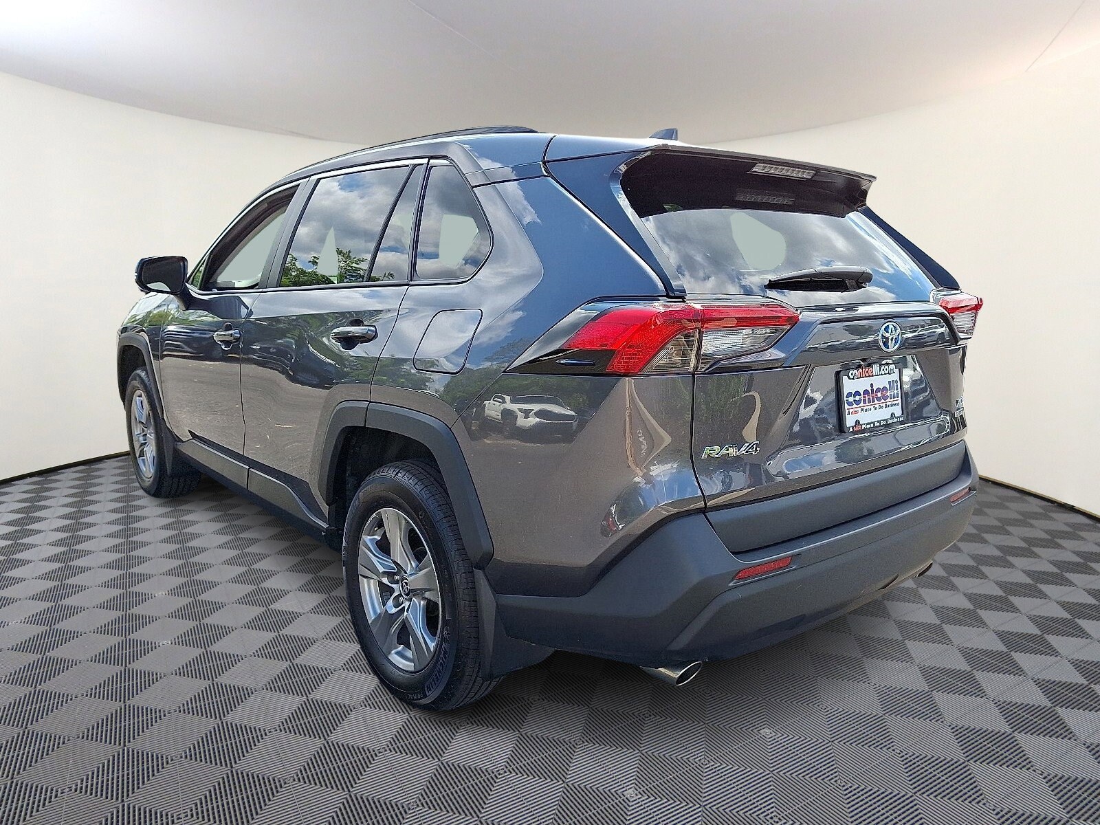 2024 Toyota RAV4 Hybrid XLE photo 2
