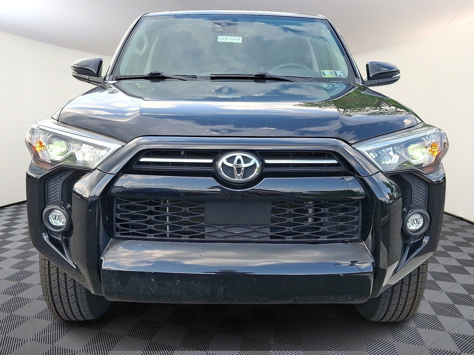 2021 Toyota 4Runner SR5 Premium photo 2