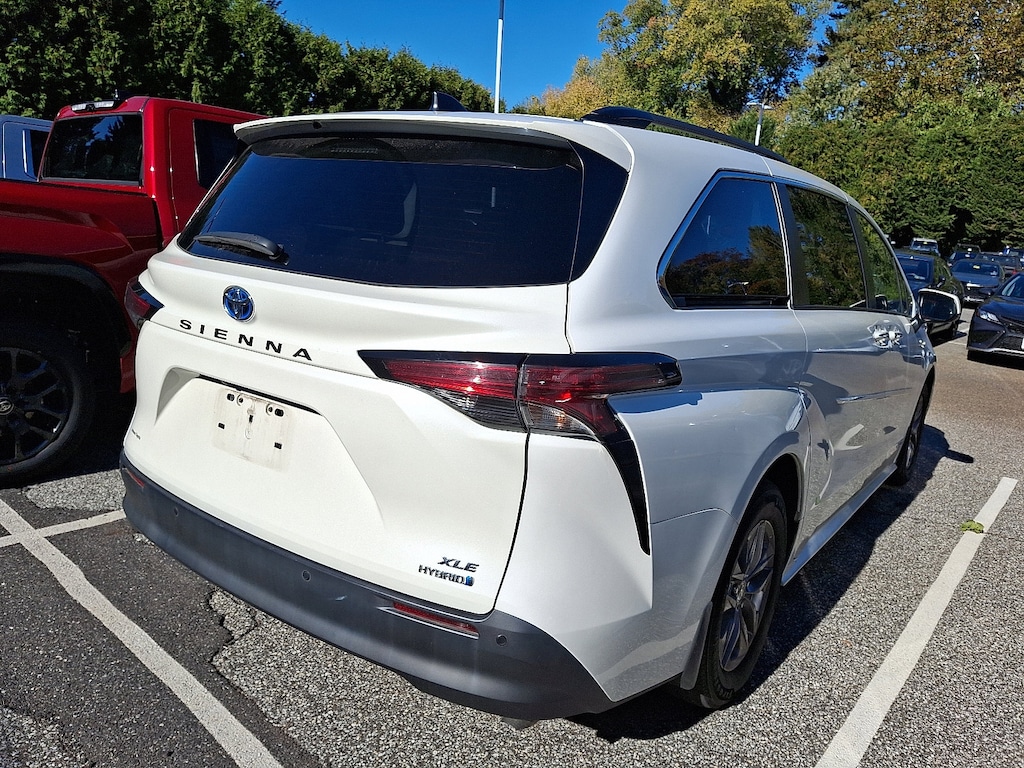Certified 2021 Toyota Sienna XLE 7 Passenger Van