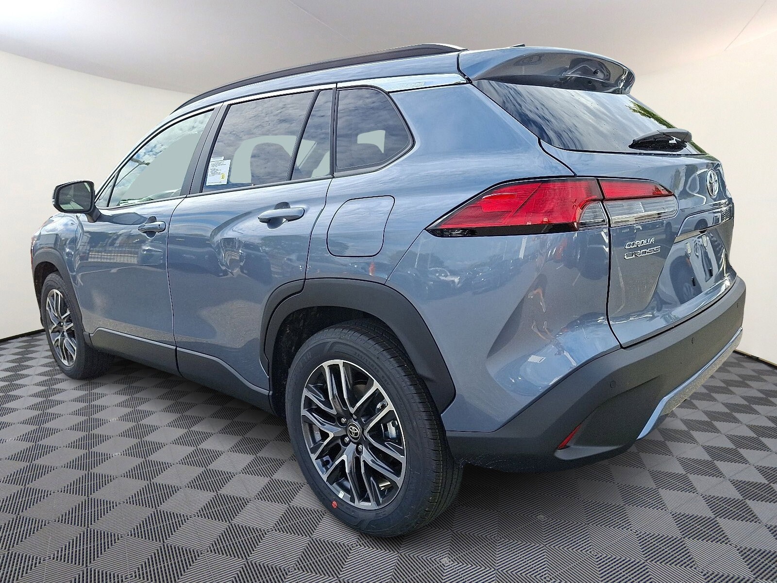 2026 Toyota Corolla Cross XLE photo 2