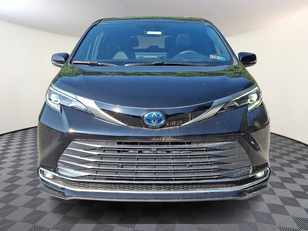 Certified 2025 Toyota Sienna Platinum 7 Passenger Van Passenger Van