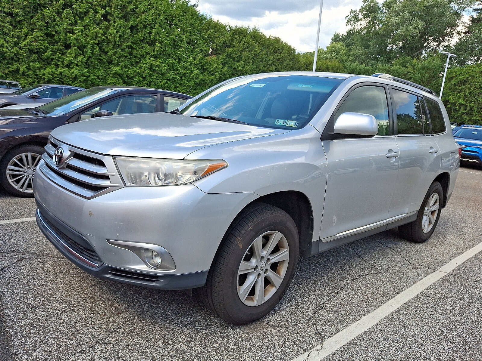 2012 Toyota Highlander Base photo 2
