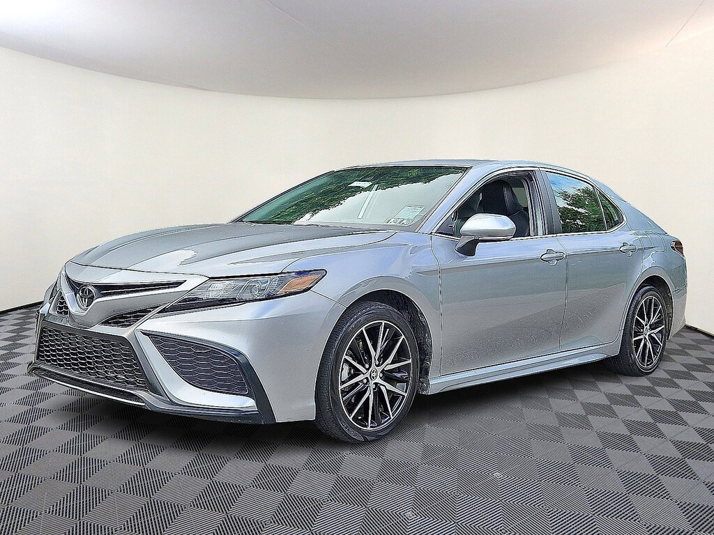 Used 2023 Toyota Camry HYBRID SE NIGHTSH Sedan