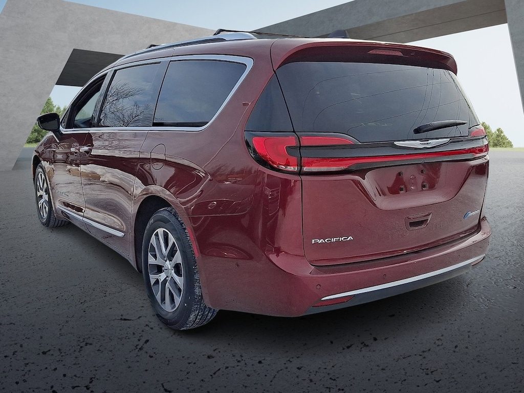 Used 2023 Chrysler Pacifica Hybrid Pinnacle Van Passenger Van