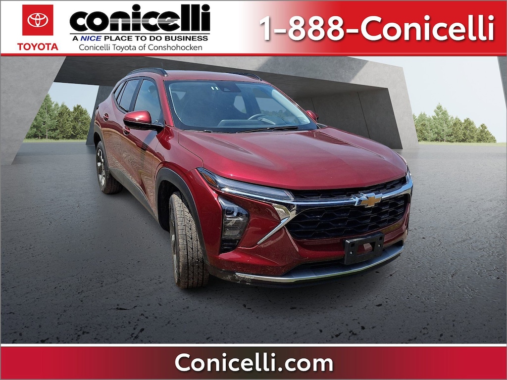 Used 2025 Chevrolet Trax LT SUV