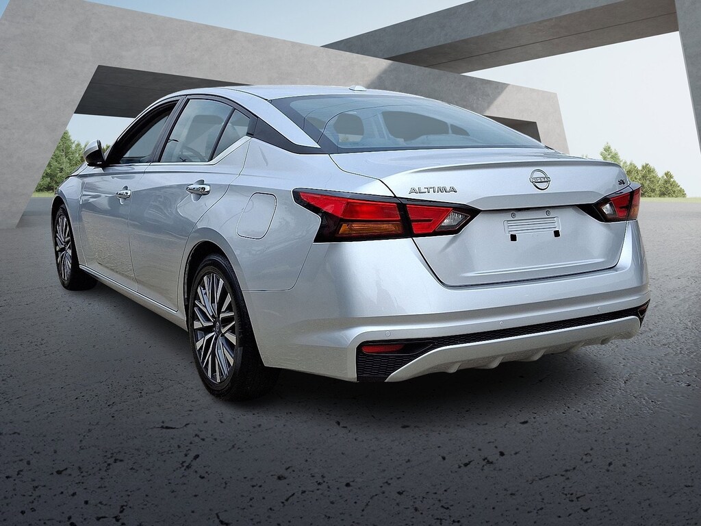 Used 2023 Nissan Altima 2.5 SV Sedan