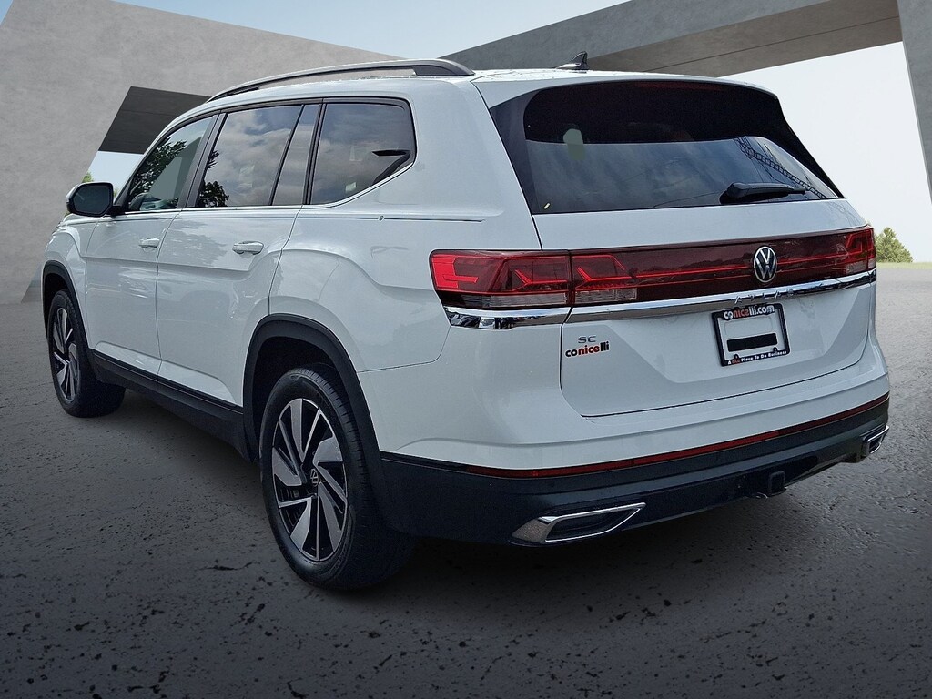 Used 2025 Volkswagen Atlas 2.0T SE with Technology SUV