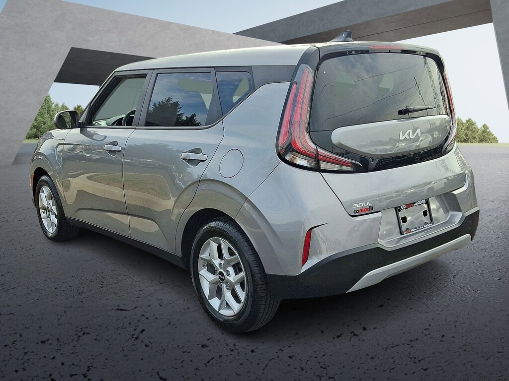Used 2024 Kia Soul LX Hatchback