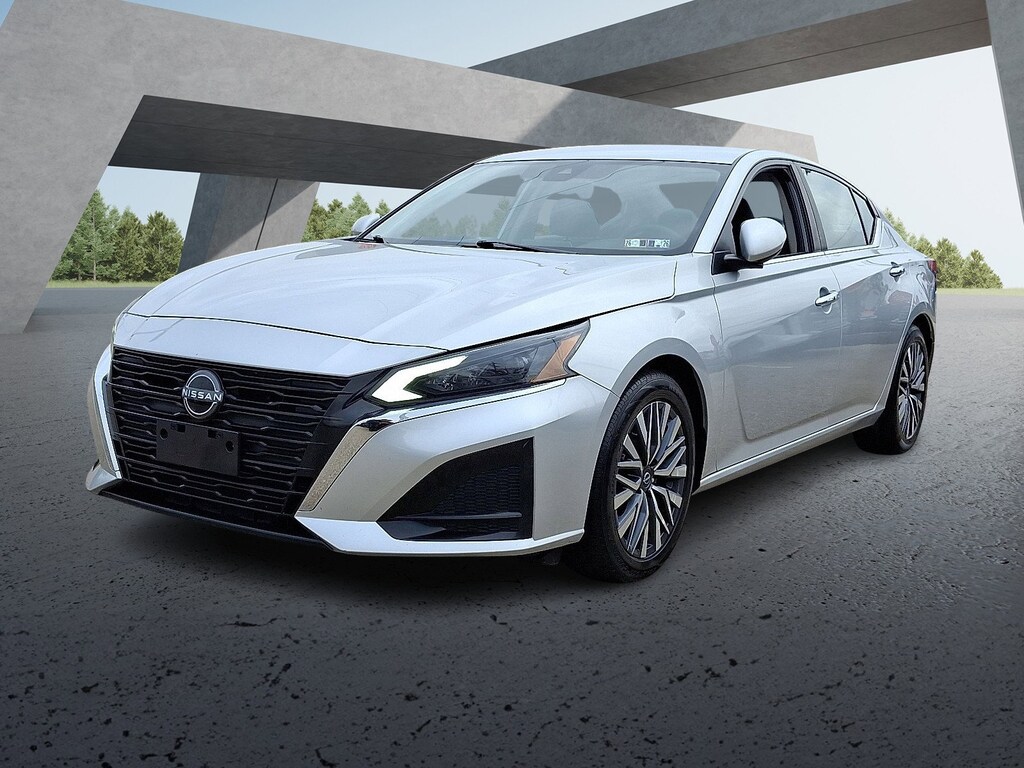 Used 2023 Nissan Altima 2.5 SV Sedan