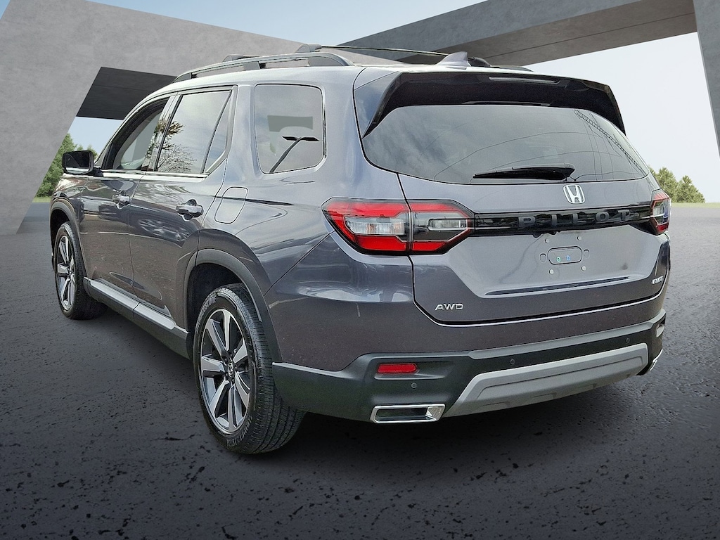 Used 2023 Honda Pilot Elite SUV