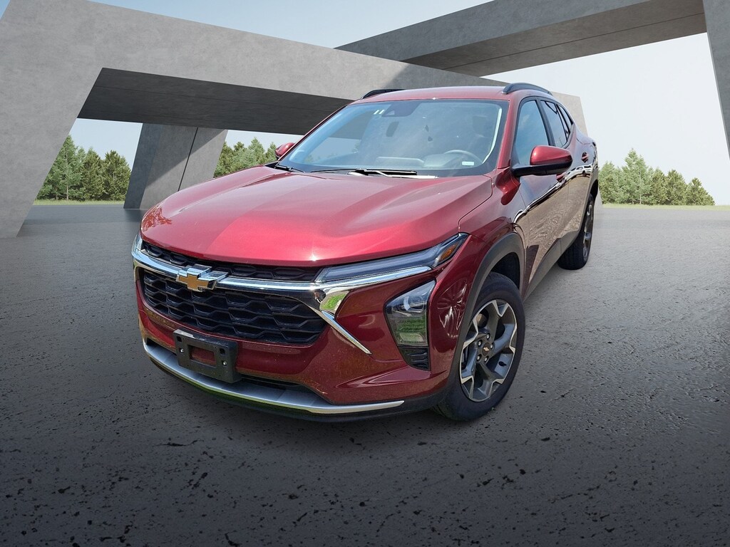 Used 2025 Chevrolet Trax LT SUV