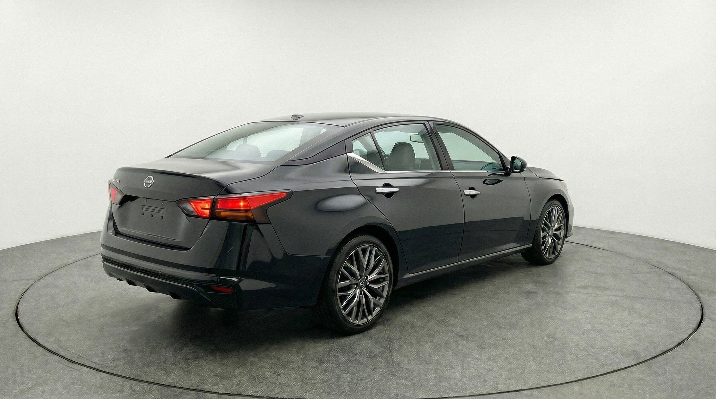 Thumbnail: 2025 Nissan Altima - 9