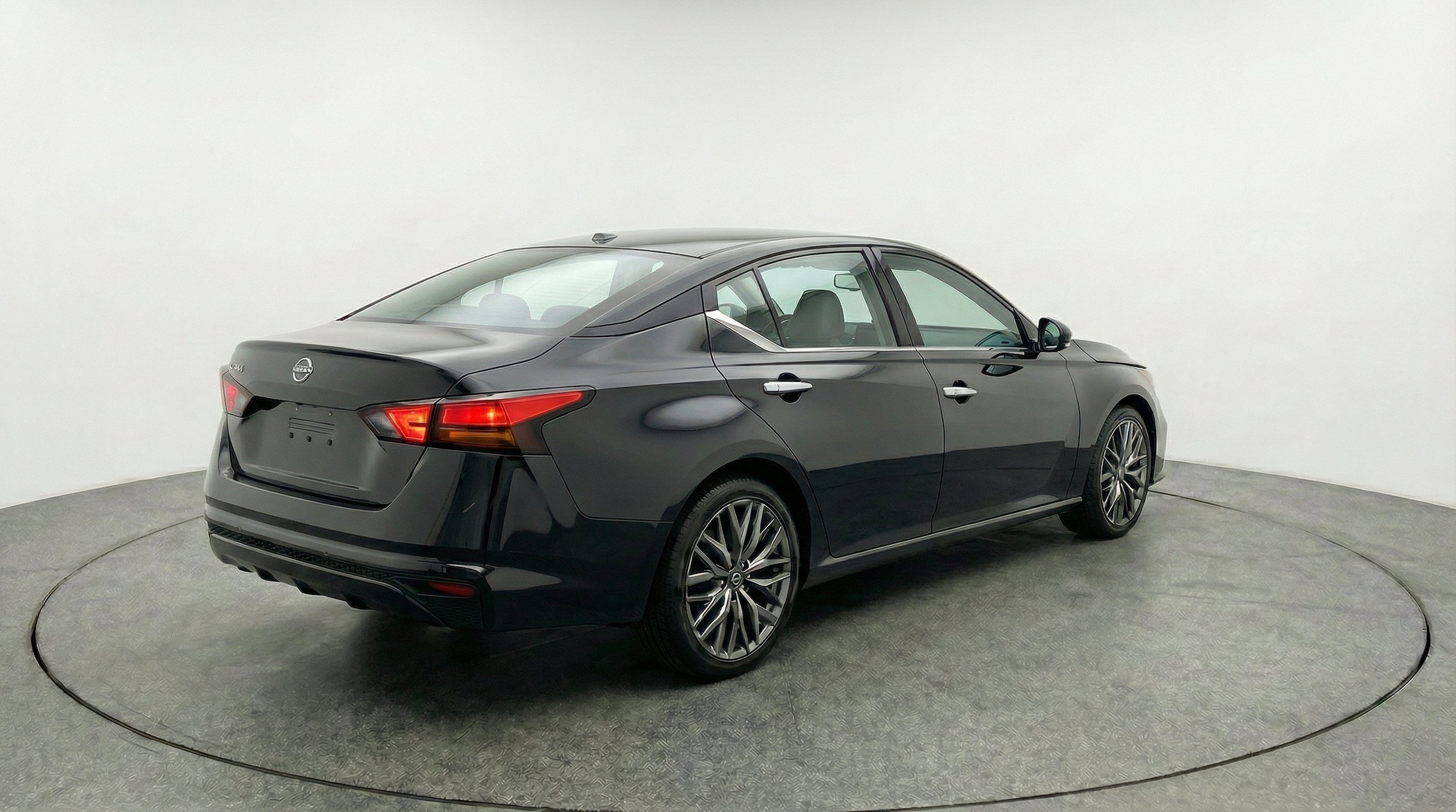 Thumbnail: 2025 Nissan Altima - 9