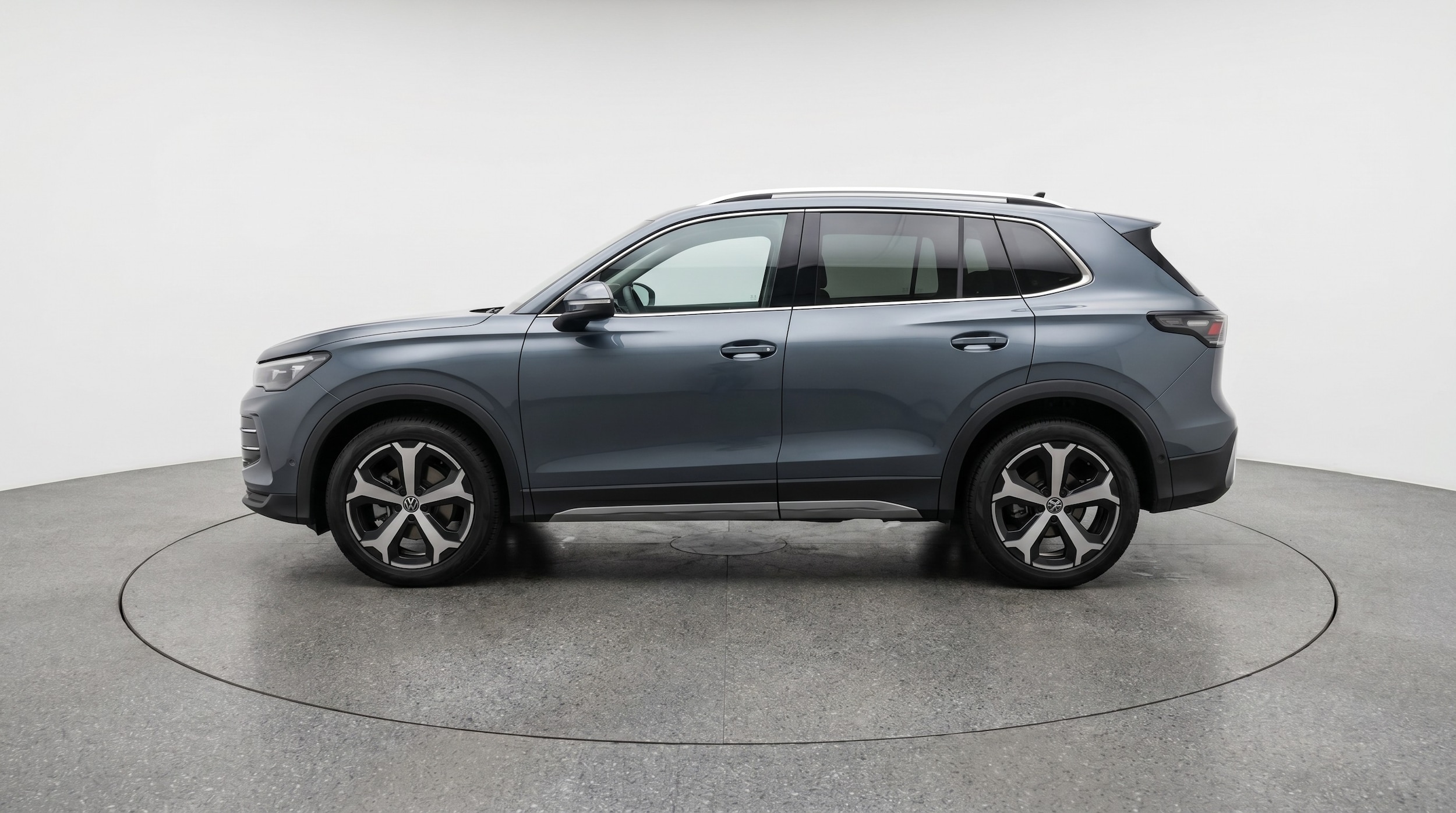 Thumbnail: 2026 Volkswagen Tiguan - 4
