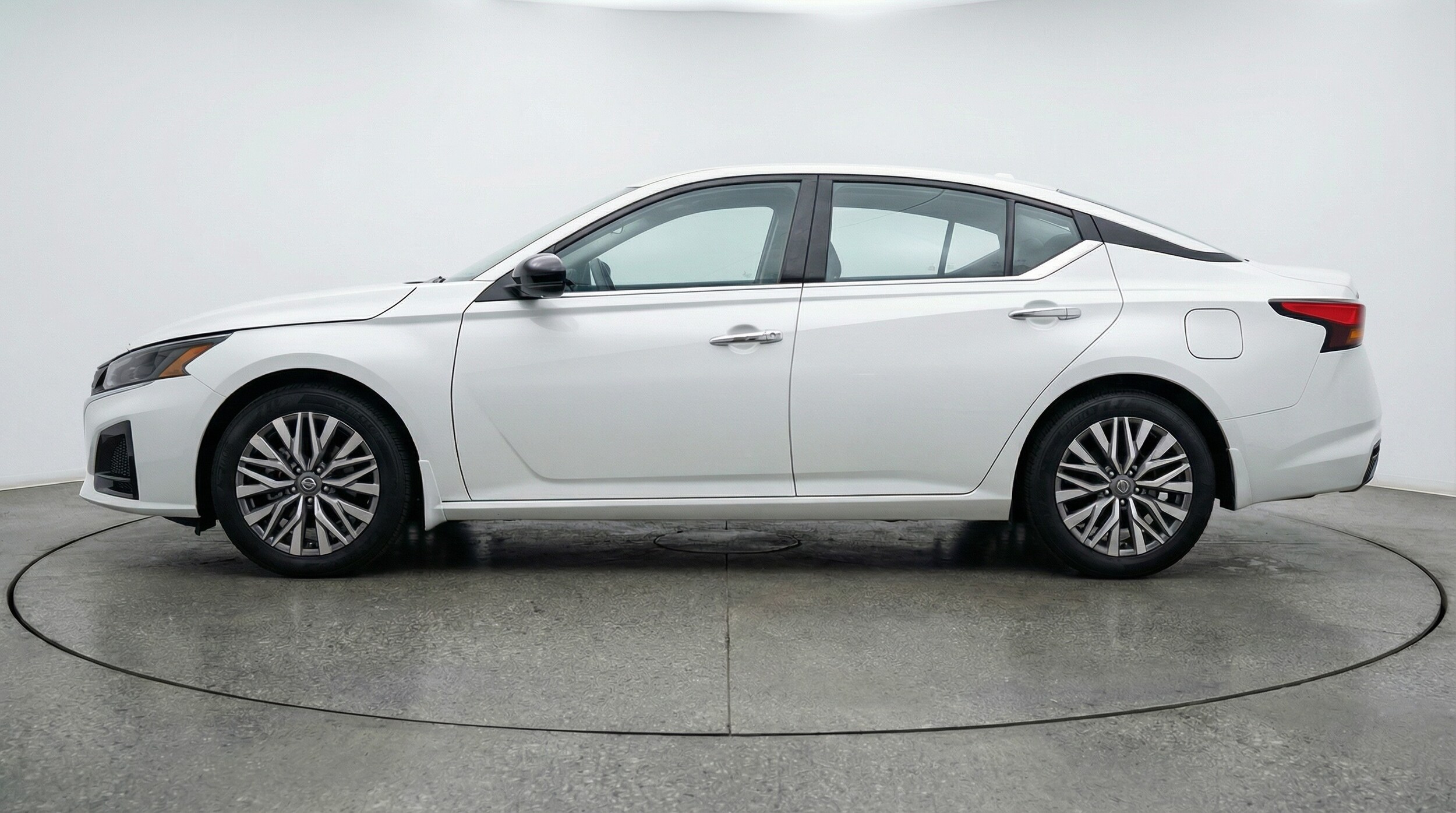 Thumbnail: 2025 Nissan Altima - 4