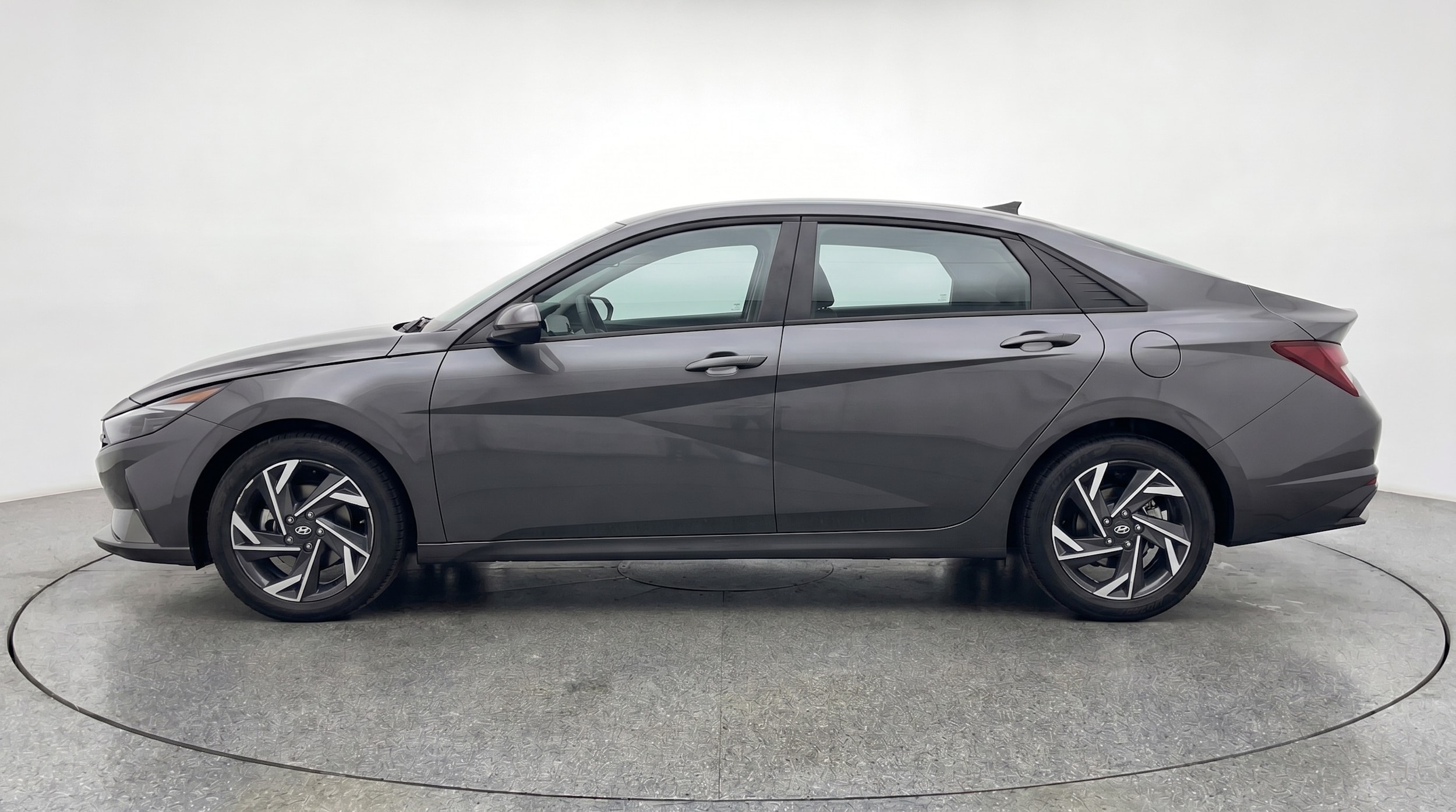 Thumbnail: 2025 Hyundai Elantra - 4